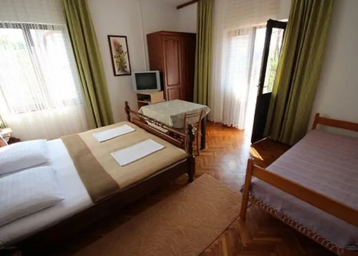 & Luka 3* Starigrad Paklenica