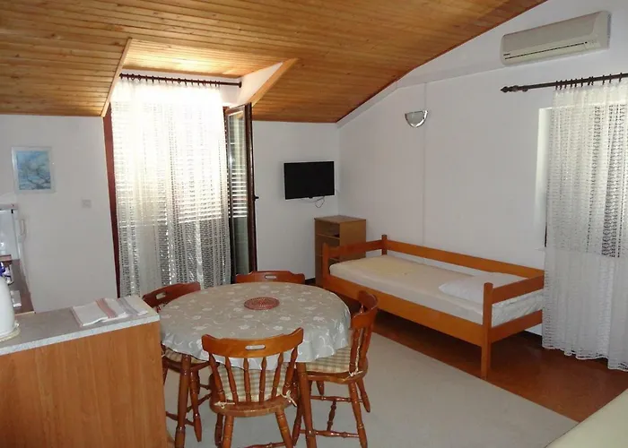 & Luka 3* Starigrad Paklenica