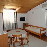 & Luka 3* Starigrad Paklenica