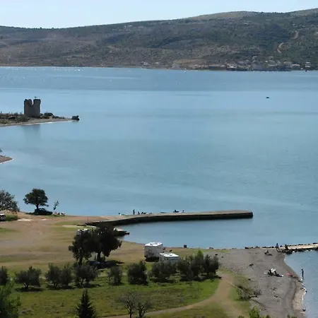 & Luka 3* Starigrad Paklenica