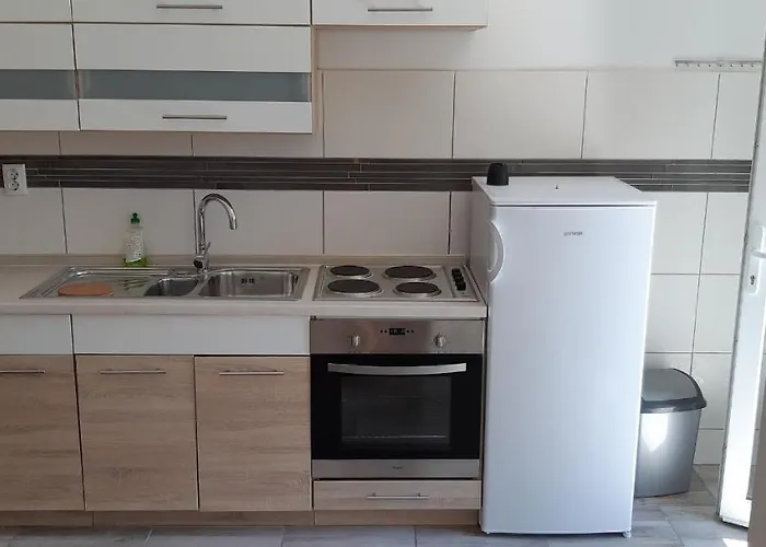 & Luka 스타리그라드 파클레니차