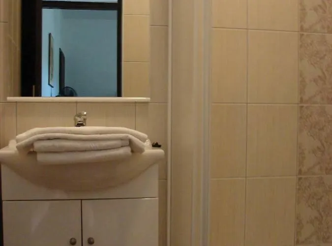 & Luka 3* 스타리그라드 파클레니차