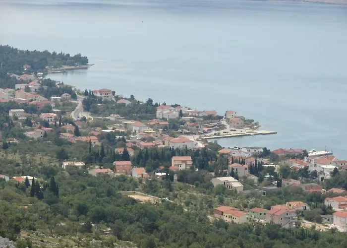 & Luka 3* 스타리그라드 파클레니차